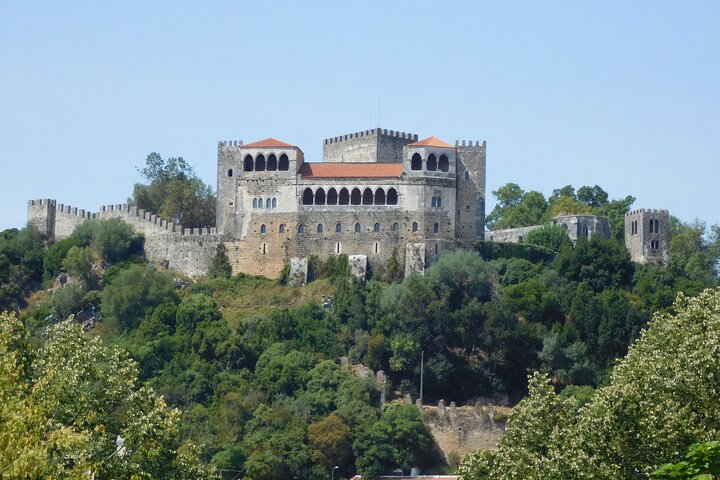 Transfers from/to Lisbon Airport to: Fátima / Nazaré / Alcobaça..