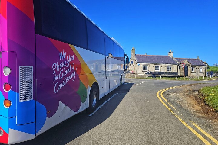 Giants Causeway and Castles from Belfast: Guided Tour