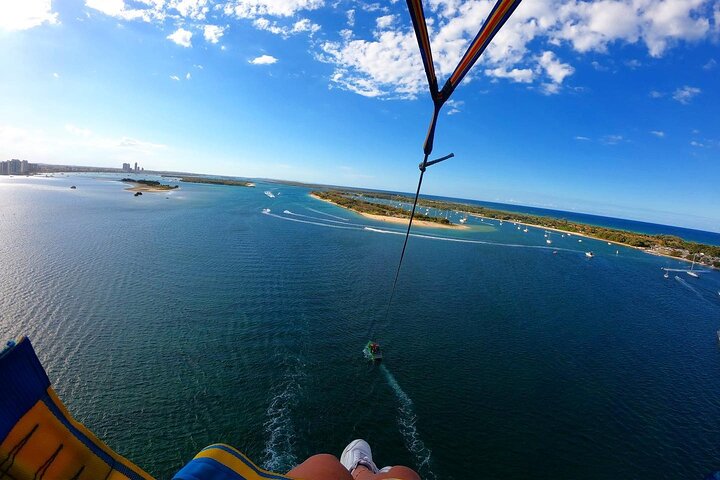 Parasailing on the Gold Coast, Fly solo, Tandem or Triple