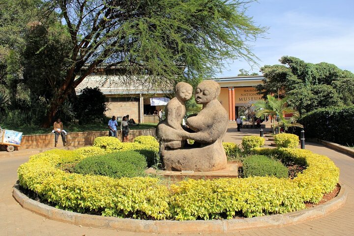 Nairobi National Museum, Giraffe Center & Bomas Kenya Guided Tour