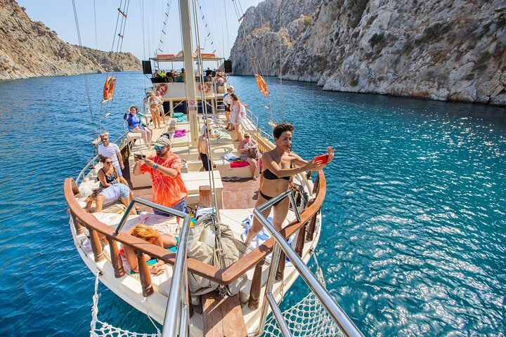 Full Day Boat Cruise to 3 Islands with optional pickup