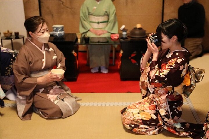 Kyoto Tea Ceremony with Kimono near Imamiya Jinjya Shrine