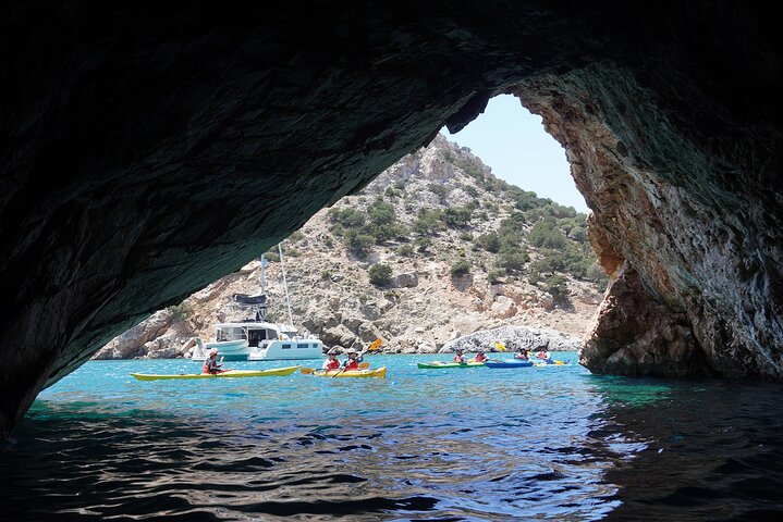 Naxos Kayak Tour to Rina Cave with Snorkeling and Homemade lunch