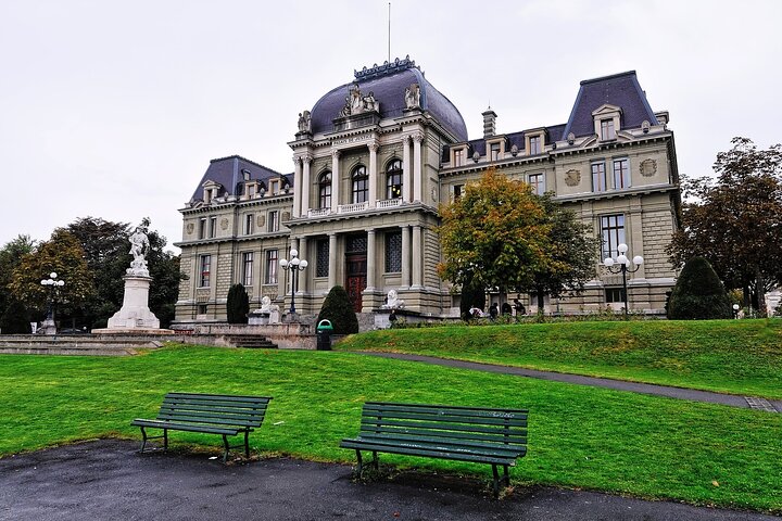Lausanne Walking Tour: Explore Top Sights & Hidden Gems