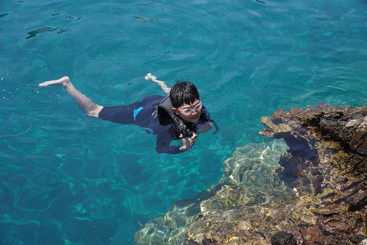 Naxos Kayak Tour to Rina Cave with Snorkeling and Homemade lunch