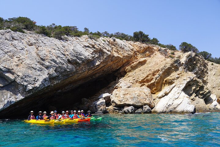 Naxos Kayak Tour to Rina Cave with Snorkeling and Homemade lunch