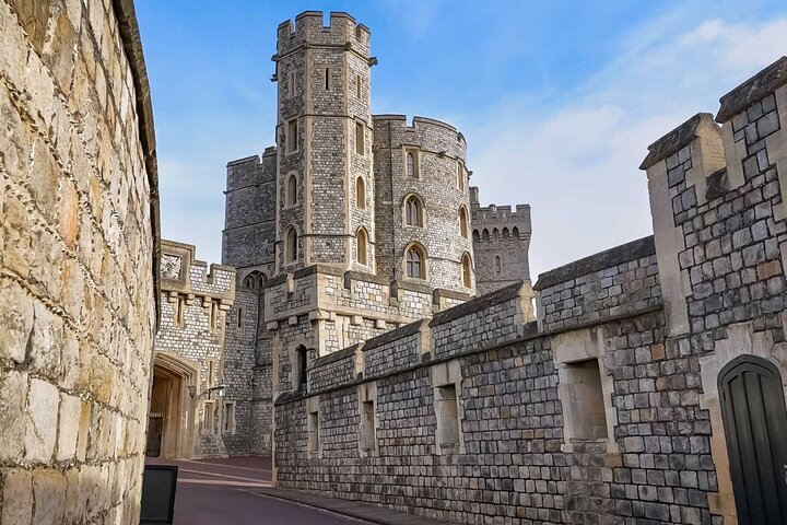 Windsor Castle Half Day Trip from London by Luxury Coach