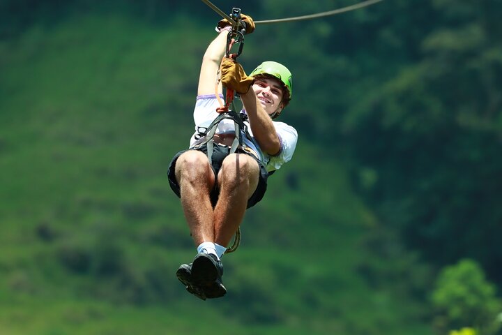 Extreme Zipline tour in Monteverde