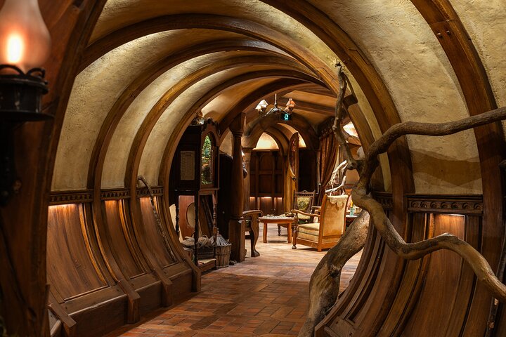 Hobbiton Movie Set Small Group Tour from Auckland
