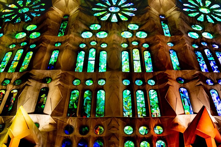 Barcelona Sagrada Familia Guided Visit With Optional Extras.
