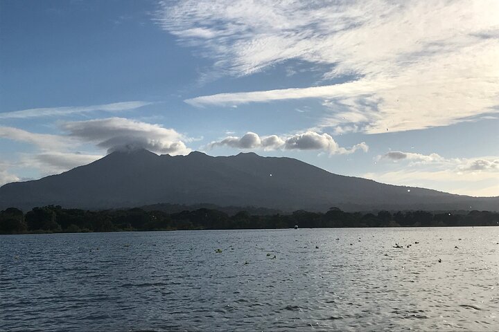 Nicaragua One Day Tour to Colonial Granada and Crafty Masaya