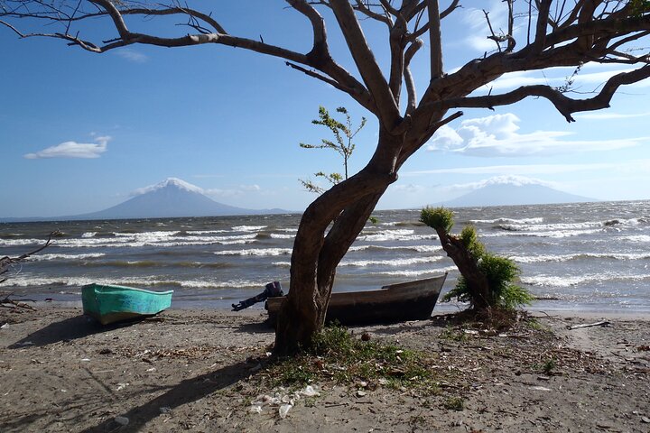 Nicaragua One Day Tour to Colonial Granada and Crafty Masaya