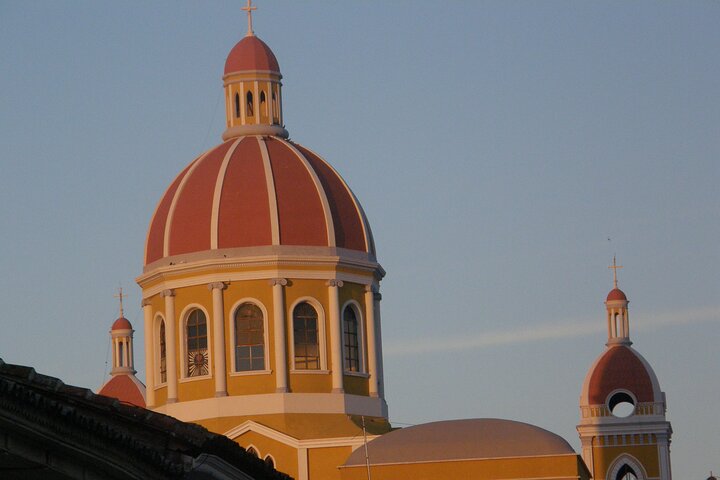 Nicaragua One Day Tour to Colonial Granada and Crafty Masaya