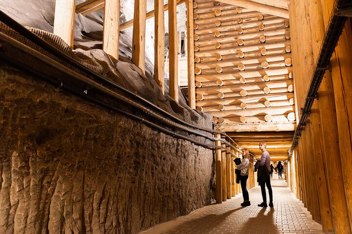 Wieliczka Salt Mine Guided Tour from Krakow with Transport