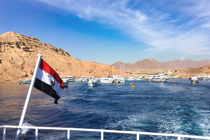 Ras Mohammed & White Island: Snorkel, Optional Dive & Lunch
