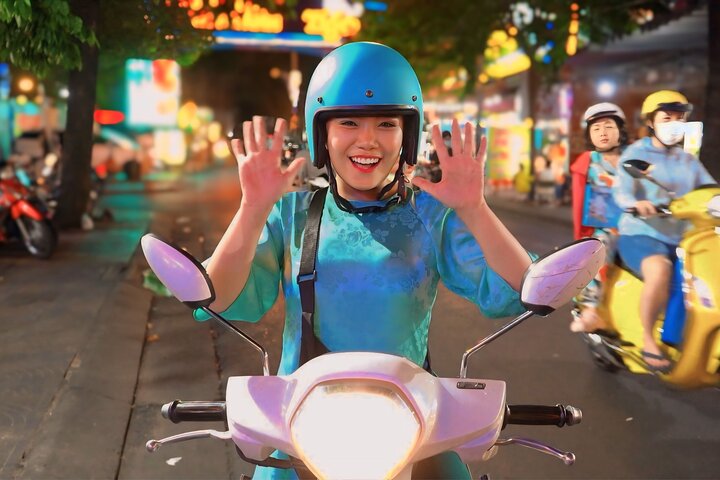 Premium Food Tour Ho Chi Minh City By Motorbike |Saigon Adventure