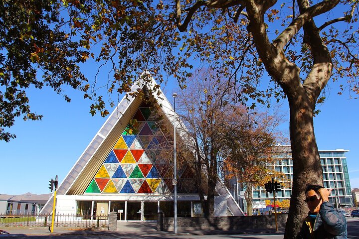 Mt Cook to Christchurch One-Way Small Group Tour via Lake Tekapo