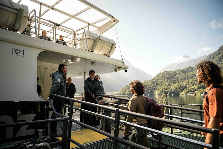 Doubtful Sound Wilderness Day Cruise from Manapouri