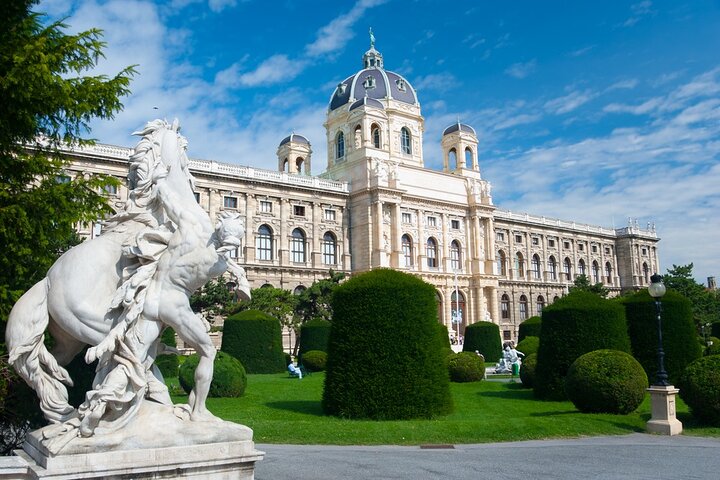 Big Bus Vienna Hop-On Hop-Off Sightseeing Tour
