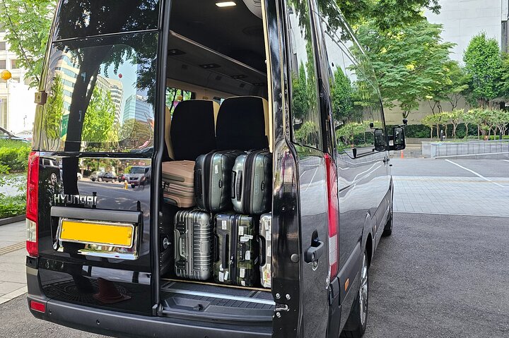 Private Airport Transfer From Incheon Airport To Seoul(up to 12)