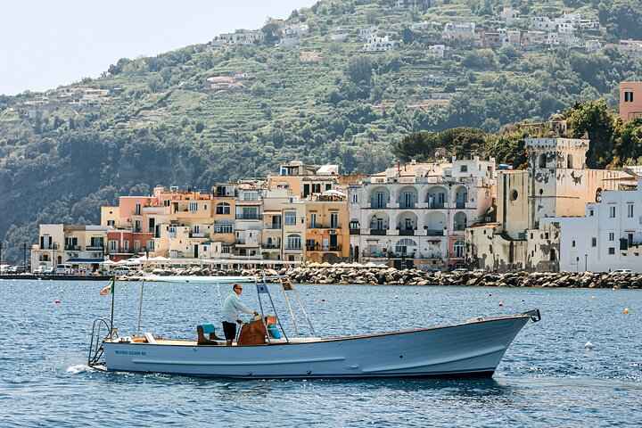 Private tour of the island of Ischia with Gozzo Aprea 35ft