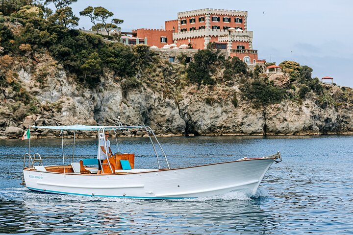 Private tour of the island of Ischia with Gozzo Aprea 35ft