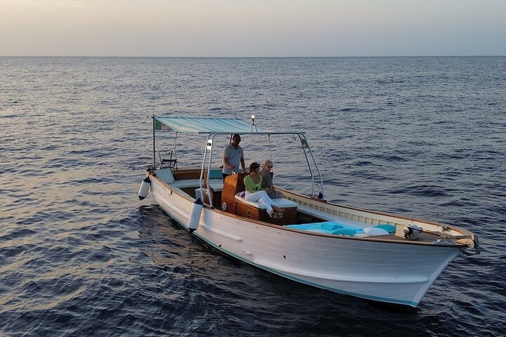 Private tour of the island of Ischia with Gozzo Aprea 35ft