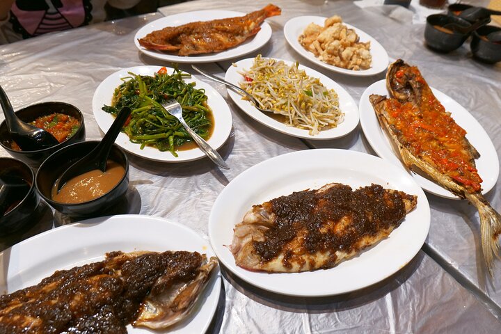 Experience Jakarta Street Food Scene with MRT Transportation