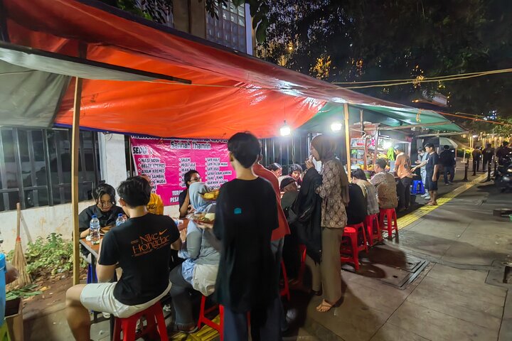 Experience Jakarta Street Food Scene with MRT Transportation