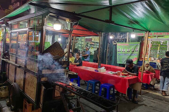 Experience Jakarta Street Food Scene with MRT Transportation