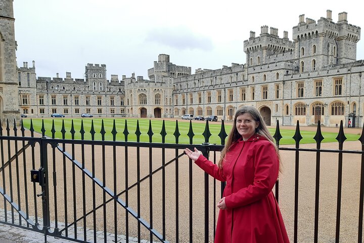 Private Walking Tour with Accredited Expert Guide Windsor Castle