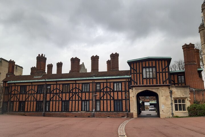 Private Walking Tour with Accredited Expert Guide Windsor Castle