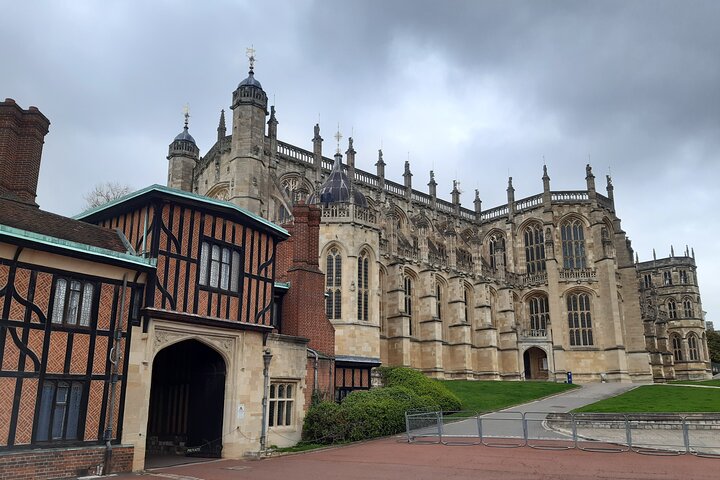 Private Walking Tour with Accredited Expert Guide Windsor Castle