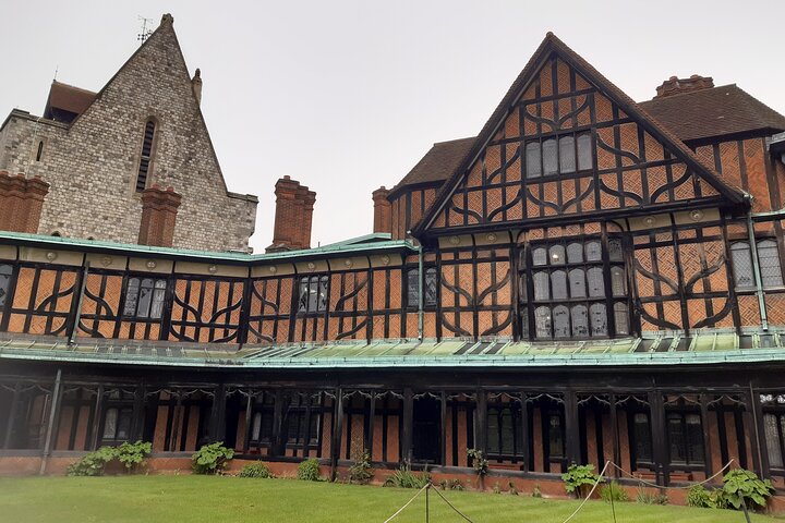 Private Walking Tour with Accredited Expert Guide Windsor Castle