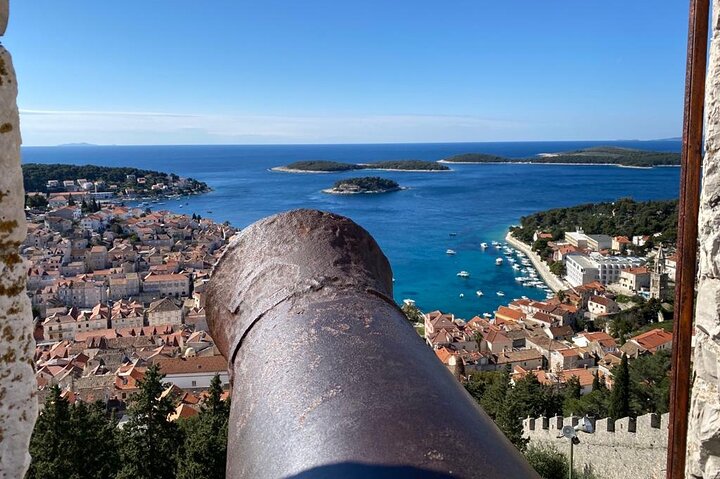 Blue Cave and Town Hvar with 5 Island Boat Tour