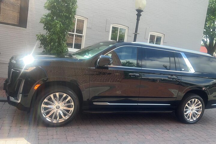 Luxury SUV Private Day or Night Tour of Washington DC