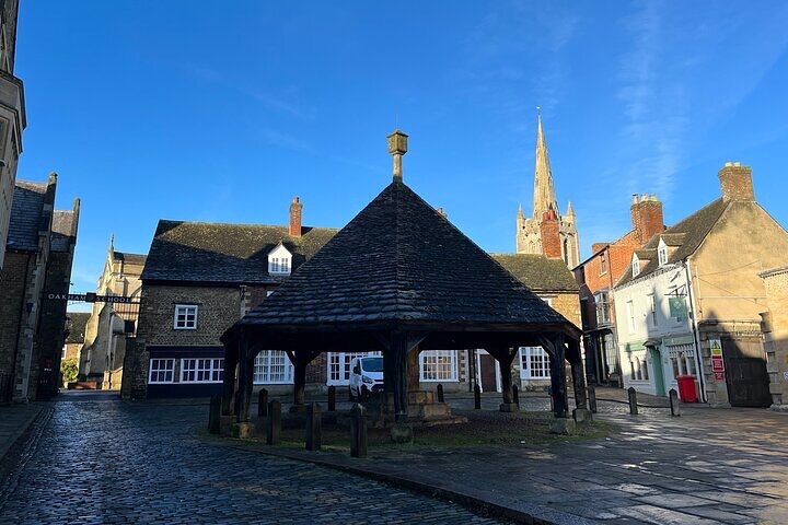 Oakham Private Historical Pub Walking Tour With Free Drinks!