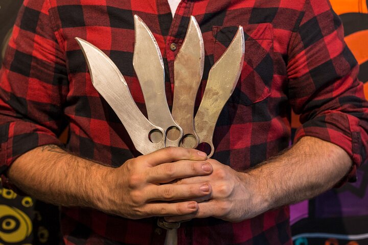 85 minutes indoor axe and knife throwing