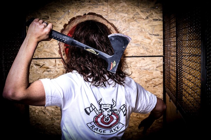 85 minutes indoor axe and knife throwing