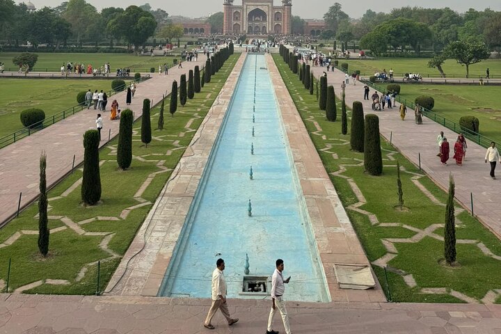 Taj Mahal Sunrise Tour with Skip-the-Line Entry & Expert Guide