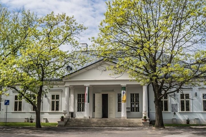 2 Day UNESCO World Heritage Wine Tour in Tokaj Hungary with Food