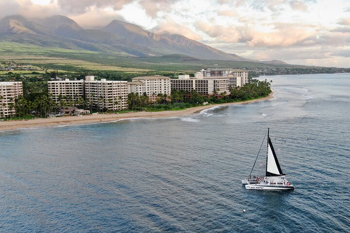 Maui: Coast of Ka'anapali Beach Sunset Dinner Sail