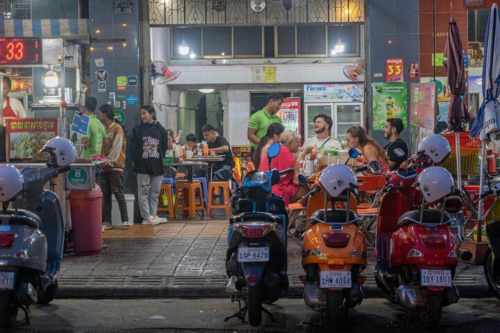 Phnom Penh Evening Foodie Vespa Tour / Tuk Tuk Available