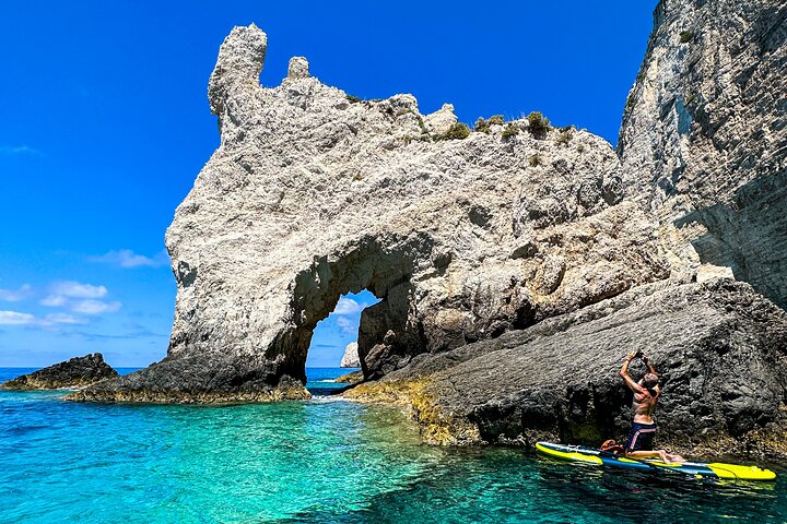Exclusive Shipwreck & Blue caves Tour : Up to 10 guests