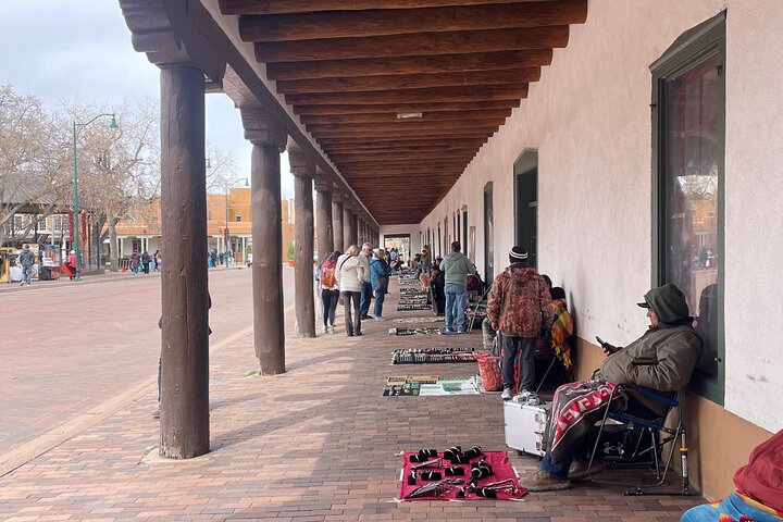 Plaza Sip, Savor, & History Walking Tour in Santa Fe