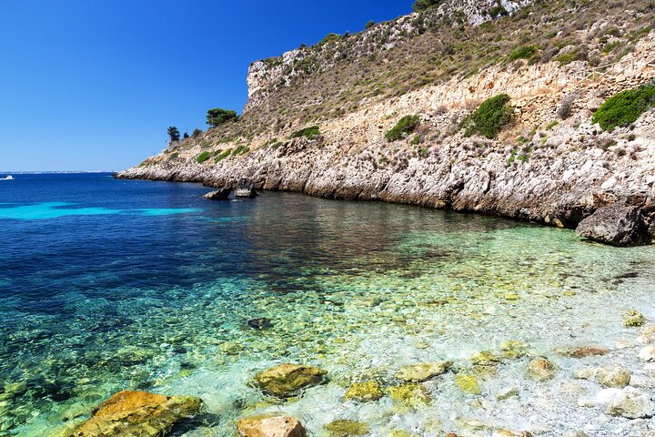 Egadi Islands Tour: Favignana and Levanzo from Trapani