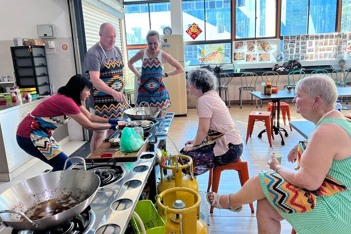 Penang Cooking Class:Dive into Malaysian Cuisine with PenangChiak