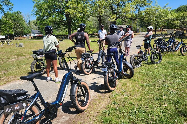 Raleigh Guided E-bike Tour: Ghosts, Mystery, Creepy History