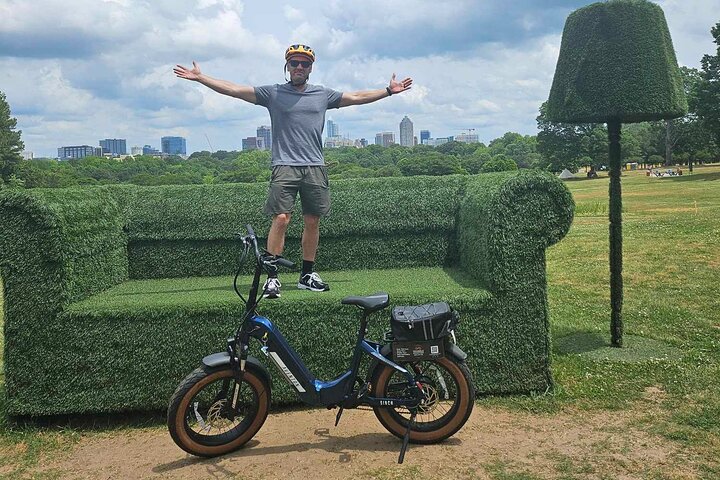 Raleigh Guided E-bike Tour: Ghosts, Mystery, Creepy History