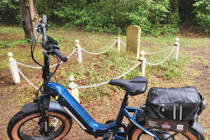 Raleigh Guided E-bike Tour: Ghosts, Mystery, Creepy History